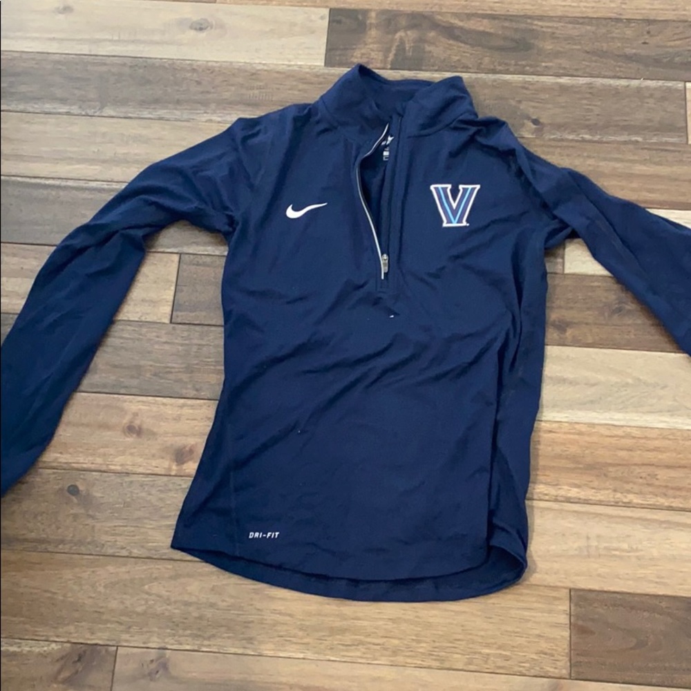 Nike Villanova pull over